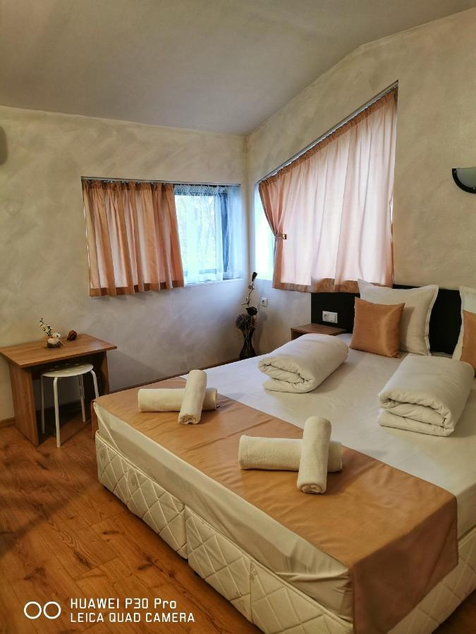 Hotel Swiss Szumen Zewnętrze zdjęcie