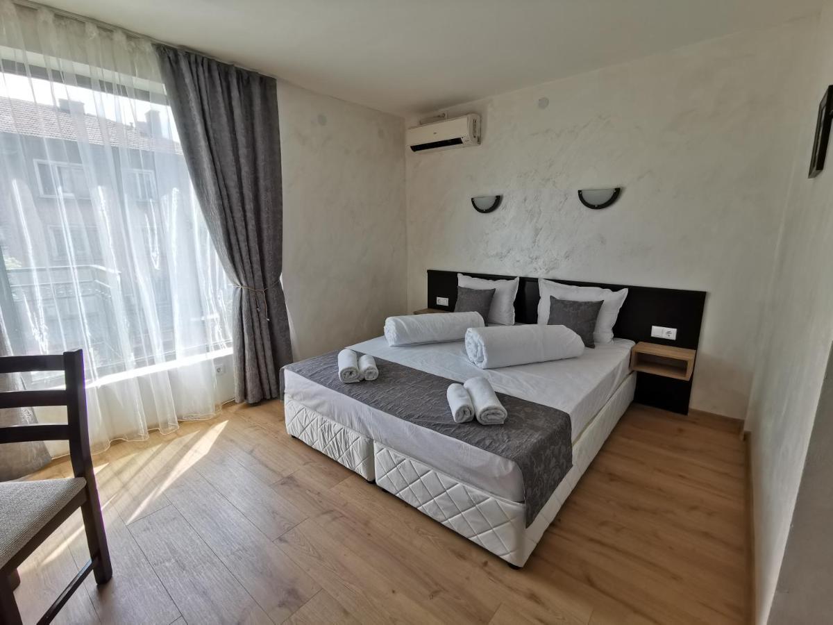 Hotel Swiss Szumen Zewnętrze zdjęcie